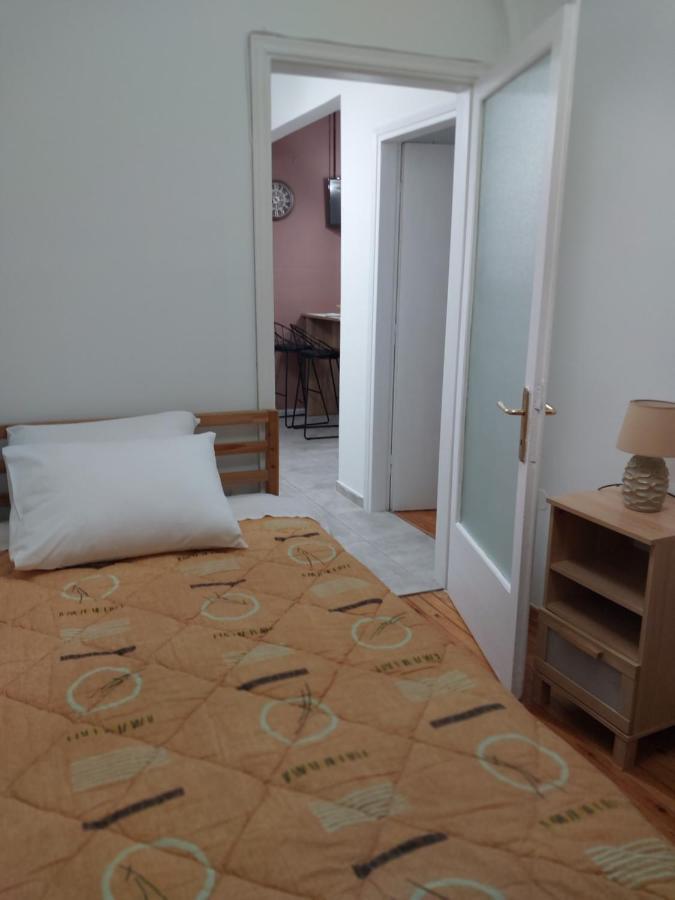 Anibo Studios And Apartments Zero Point 52 Tesalonika Bagian luar foto